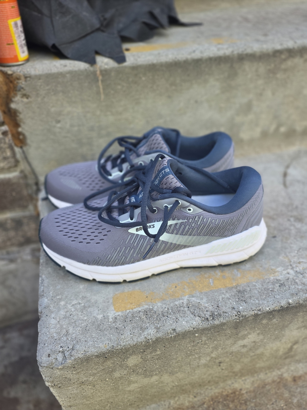 Brooks Women's Addiction GTS 15 in the Grey/Navy/Aqua colorway